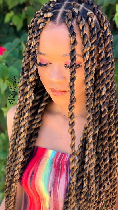 Senegalese Twist Hairstyles, Afro Twist, Twisted Hair, Fri Yay, Braided Cornrow Hairstyles, Twist Styles, Twist Braid Hairstyles, Protective Hairstyles Braids, Hair Twist Styles