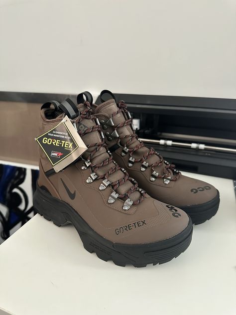 Nike ACG Nike ACG - GORE-TEX | Grailed Nike Acg Boots, Acg Nike, Clothing Finds, Nike Sacai, Nike Boots, Texture Graphic Design, Nike Acg, Men's Footwear, Swag Shoes