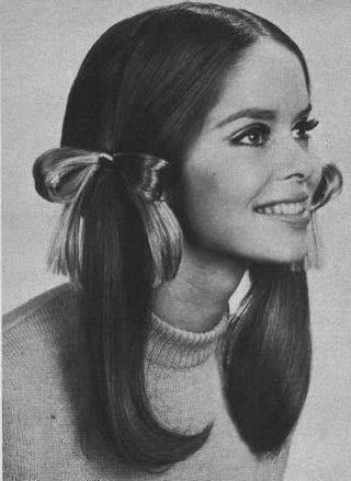 Barbara Bach Late 60s Fashion, Barbara Bach, Beatles Girl, 1960s Hair, 60’s Style, Bond Girls, Swinging Sixties, Sixties Fashion, Retro Hairstyles