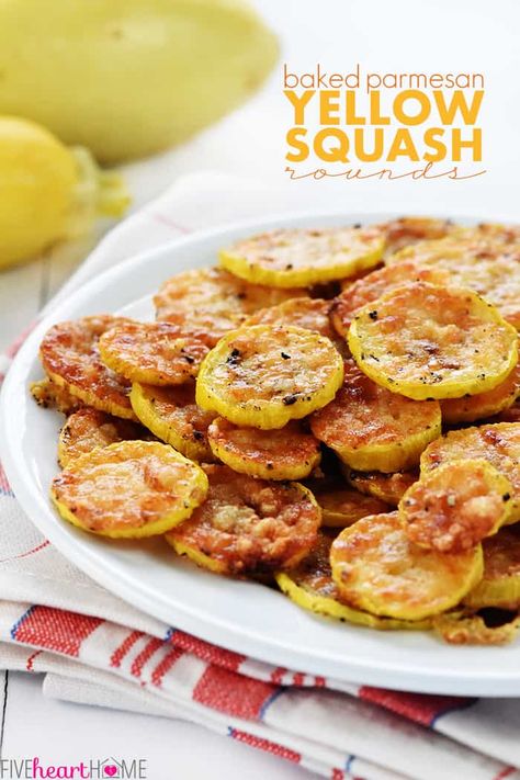 Parmesan Yellow Squash, Baked Yellow Squash, Squash Chips, Summer Squash Recipes, Yellow Squash Recipes, Baked Squash, Squash Recipe, Parmesan Zucchini, Keto Ideas