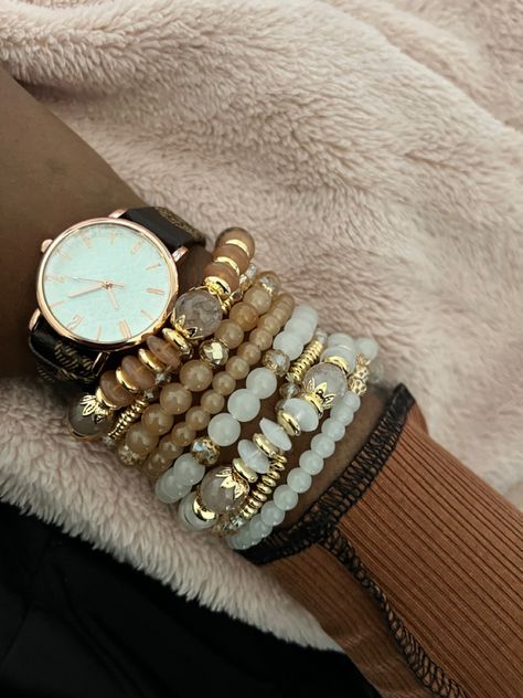 Stacked crystal bracelets. Brown Bracelet Aesthetic, Crystal Bracelet Aesthetic, Crystal Bracelets Aesthetic, Bracelets Aesthetic, Beige Bracelet, Bracelet Aesthetic, Girly Bracelets, Brown Bracelet, Wrist Jewelry