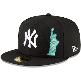 New York Yankees New York, Yankees Collection, Yankees New York Gear | www.lids.com Cool Hats For Men, Best Sandals For Men, Yankee Hat, Custom Fitted Hats, Swag Hats, New York Yankee Hat, Mode Swag, New York Yankees Logo, Yankees Cap