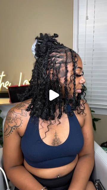 TheLocGuru,LLC🐐 on Instagram: "Soft Locs 2.0 😍 with curls 

June books are open 🥳

YOUR HAIR IS YOUR CROWN , WEAR IT SIS👸🏾💕

TheLocGuru

#NcStylist #insvisiblelocs #islandtwist #jahlocs #fauxlocs #distressedlocs #boholocs #nclocs #butterflylocs #altstylist #Charlottestylist #bohotwist #softlocsNc" Boho Locs Natural Hair, Soft Locs With Curls Short, Bohemian Locs Styles, Soft Locs Knot Bob, Bob Soft Locs Hairstyles, Short Boho Faux Locs, Soft Loc Bob With Curls, Short Boho Locs With Curls, Short Soft Locs With Curls