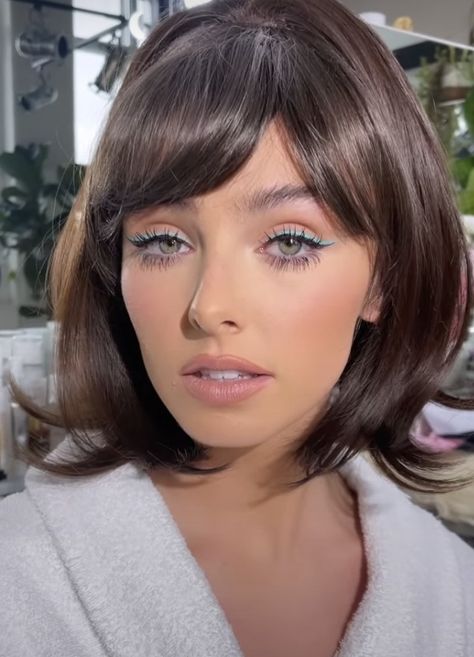 60s Modern Makeup, 70s Retro Makeup, 60s Inspired Bridal Makeup, 1970s Makeup And Hair, Sixties Makeup Tutorial, 70s Makeup Natural, Easy 70s Makeup Look, Retro Inspired Makeup, Retro Disco Makeup