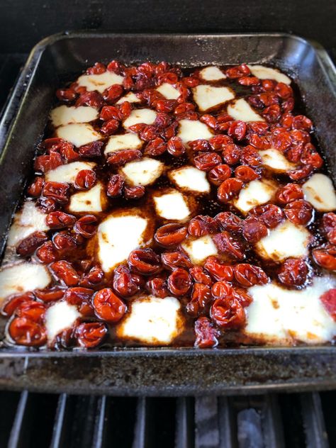 Oven Roasted Tomatoes With Mozzarella, Fresh Mozzarella Uses, Recipes With Fresh Mozzarella Balls, Cottage Appetizers, Tomato Mozzarella Bake, Recipes With Fresh Mozzarella, Fresh Mozzarella Appetizers, Baked Tomatoes With Mozzarella, Cherry Tomato Appetizers