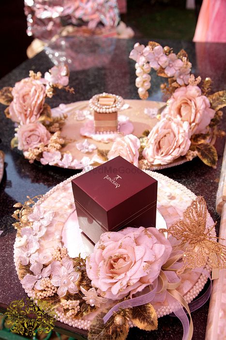 Elegant Pink and white Engagement in Delhi (Real Wedding) Engagement Ring Boxes, Wedding Packing, Engagement Ring Platter, Trousseau Packing, Wedding Gift Pack, Gift Tray, Creative Wedding Gifts, Bridal Gift Wrapping Ideas, Wedding Gifts Packaging