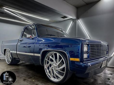 WhipsByDoc on Instagram: "@jaime_acevdo Chevrolet Shortbed looking 💦💦thanks to @acemobilewash tucking 28x16 @billetspecialties wheels #whipsbydoc" Chevy Wheels, Dropped Trucks, Short Bed, Custom Chevy Trucks, C10 Trucks, Chevy C10, Pretty Cars, March 7, Chevy Silverado