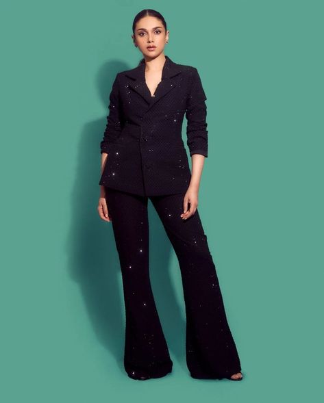 in ITRH blazer and pants (embellished with crystals) | styled by Sanam Ratansi Alia Bhatt Hairstyles, Aditi Rao Hydari, Aditi Rao, Indian Star, Style Blazer, Alia Bhatt, Indian Style, Film Industry, Blazer