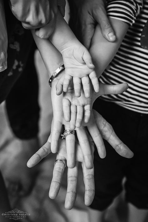 Family Holding Hands Photo, Holding Hands Family, Self Family Photoshoot, Monochrome Family Photos, Family Detail Photography, Family Photo Themes, Family Hands, Family Photos What To Wear, Family Printables