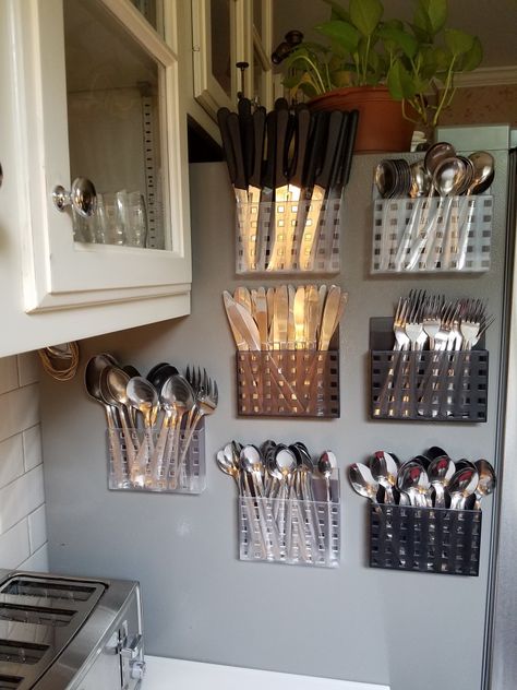 Kitchen Cutlery Storage, Silverware Storage, Kitchen Ideas Farmhouse, Kitchen Utensil Storage, Silverware Organization, Kitchen Utensil Organization, Kitchen Ideas Modern, Diy Camper Remodel, Cutlery Storage