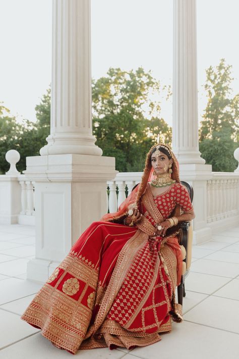 Marwari Lehenga, Sabyasachi Red Lehenga, Sabiya Sachi Lehenga, Wedding Lehnga Designs Latest, Red Sabyasachi Lehenga, Sabyasachi Bridal Red, Bridal Choli, Red Bridal Gown, Red Wedding Lehenga