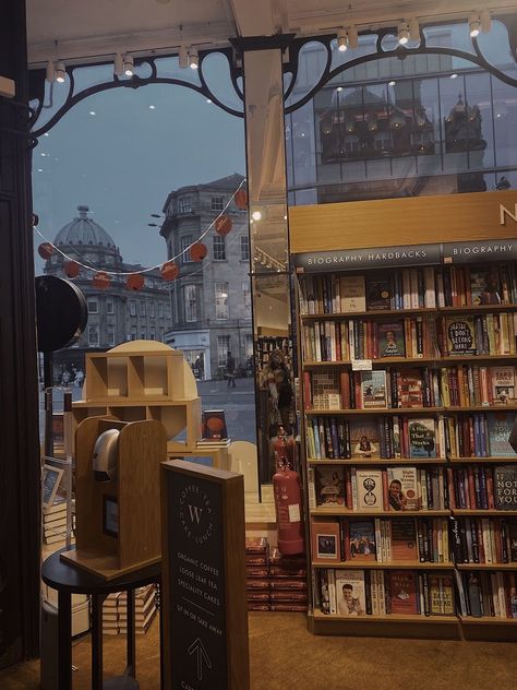 Fall Bookworm Aesthetic, Winter Bookstore Aesthetic, Newcastle Upon Tyne Aesthetic, Waterstones Aesthetic, Newcastle Aesthetic, Book Store Aesthetic, Freetime Activities, Autumn 23, Studera Motivation