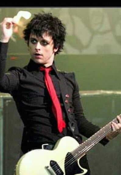 billie joe image Marriage Funny, Billy Joe Armstrong, Led Girls, Billie Green Day, Dark Punk, Green Day Billie Joe, Tré Cool, Day Pictures, Joe Armstrong