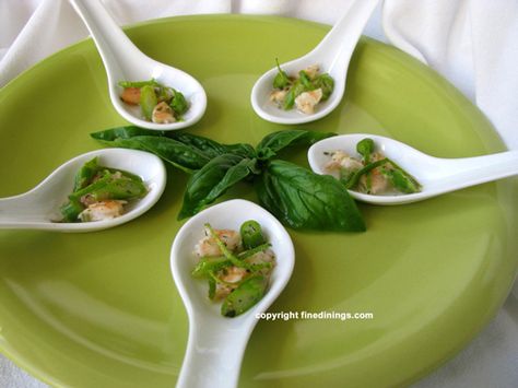 Amuse Bouche Recipes Chinese Spoons, FineDinings.com Appetizers, Shrimp Appetizers Creme Fraiche Dessert, Appetizers Shrimp, Shrimp Cocktail Appetizers, Chinese Spoon, Cocktail Sauce Recipe, Recipes Chinese, Salmon Tartare, Pepper Shrimp, Cucumber Dill