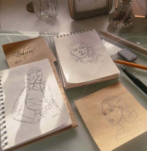 Sketch, sketch women, art, table, pencil aesthetic, drawing, zeichnung Pencil Aesthetic Drawing, Sketch Artist Aesthetic, Papers Aesthetic, Pencil Aesthetic, Artist Table, Table Aesthetic, Woman Sketch, Sketch Artist, Artist Aesthetic