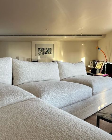 Boucle Corner Sofa, Beige Boucle Sofa, Cream L Shaped Sofa, White Sherpa Couch, Cream Boucle Sofa, Fluffy White Couch, Boucle Couch Living Room, Boucle Sofa Living Room, White Corner Sofa