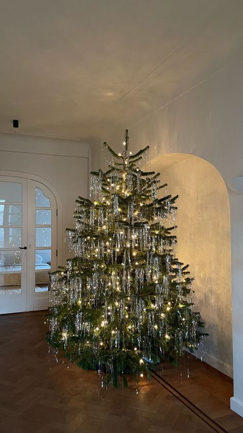 Christmas Tree Inspo, Christmas Tree Inspiration, Christmas Interiors, Christmas Feeling, Christmas Inspo, Noel Christmas, Christmas Mood, Merry Little Christmas, Christmas Love