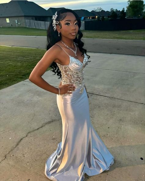 #prom2024 👸🏽 Client is wearing the GIA gown in silver ✨✨ LyniraLabel.com Premiere Dress, Silver Prom Dress, Prom Dress Inspo, Prom Look, Prom Season, Prom Inspo, Gorgeous Prom Dresses, Prom 2024, Prom Dance