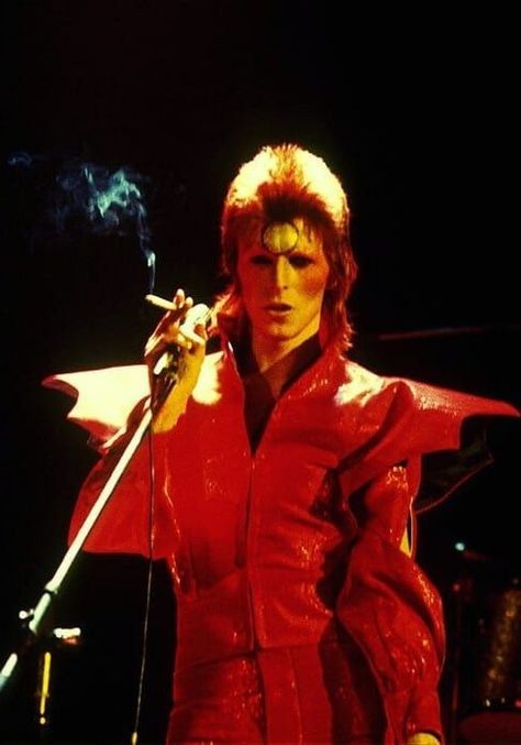 Angela Bowie, Duncan Jones, David Bowie Fashion, David Bowie Pictures, Ziggy Played Guitar, Bowie Ziggy Stardust, Moonage Daydream, David Bowie Ziggy Stardust, David Bowie Ziggy