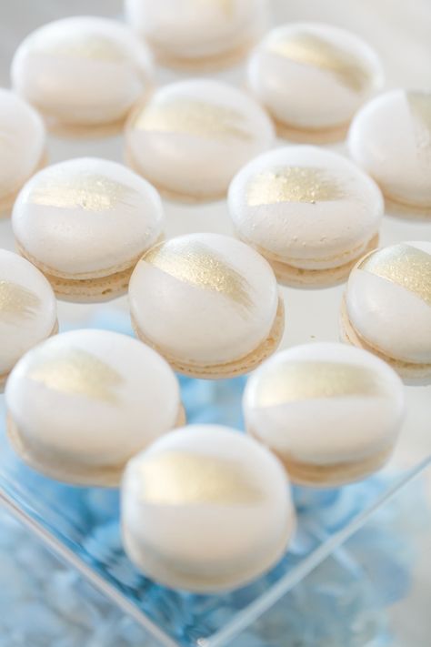 White Gold Macarons, How To Paint Macarons Gold, White And Gold Macarons, Bridal Shower Macarons, Elegant Macarons, Gold Macaroons, Baby Shower Macarons, White Macarons, Royal Baby Shower Theme