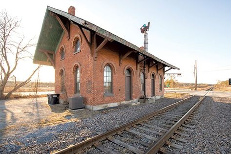 New Haven's Historic Train Station Has to Get Out of Amtrak's Way — Literally | Development | Seven Days | Vermont's Independent Voice Titanic Orchestra, Train Illustration, Daniel Buren, Train Decor, Amtrak Train, Old Train Station, Scenic Railroads, Train Depot, Train Stations