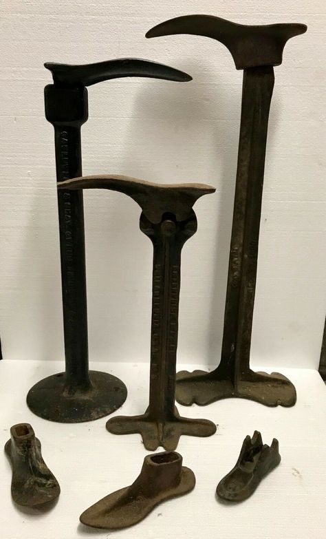 19TH C. ANTIQUE CAST IRON COBBLERS ANVIL AND MULTIPLE IRON FORMS LOT | eBay Vintage Household Items, Antique Dishes Collectible, Antique Kitchen Utensils, Corningware Vintage, Shoe Mold, Antique Knowledge, Vintage Dishes Antiques, Antique Hand Tools, Antique Kitchen Decor