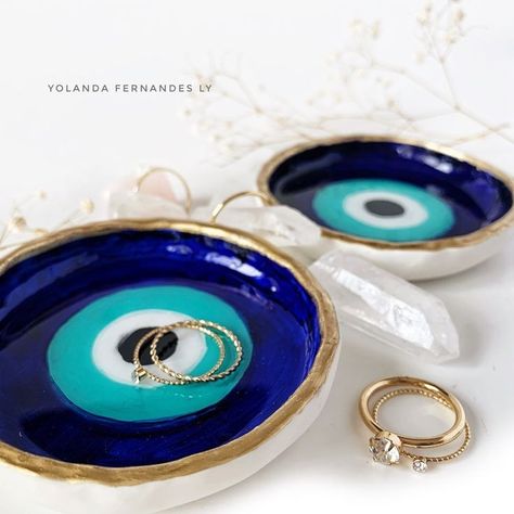 Evil Eye Clay Art, Evil Eye Clay Tray, Cute Ring Dish, Evil Eye Pottery Painting, Evil Eye Ceramics, Evil Eye Pottery, Things Made Out Of Clay, Evil Eye Clay, Ceramic Art Plate