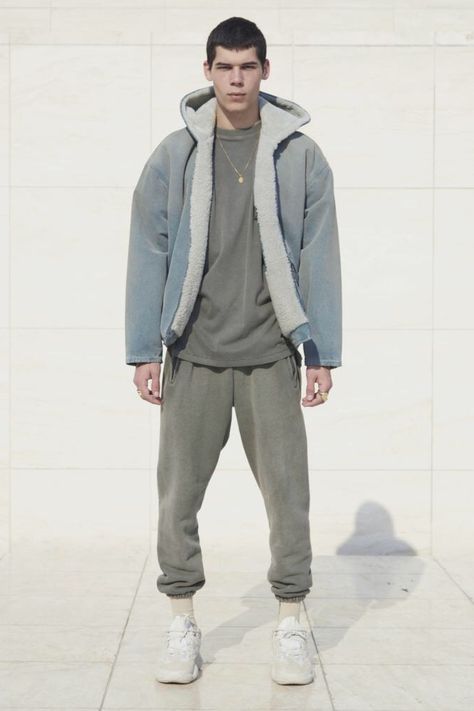 YEEZY season 6 Yeezy Alvah Outfits, Yeezy Outfits, Men Minimalist Fashion, Kanye Fashion, Yeezy Fashion, Yeezy Outfit, Slides Outfit, Girls Closet, Minimalist Fashion Men