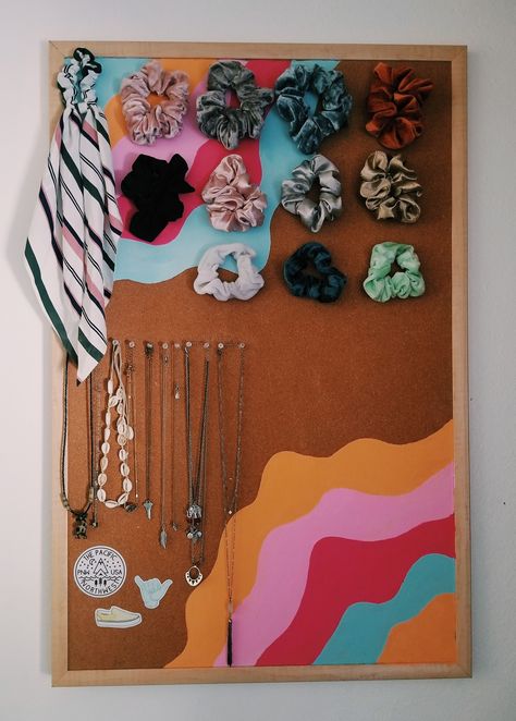 Painted Cork Board Ideas, Cork Board Painting, Aesthetic Cork Board Ideas, Pinboard Ideas Aesthetic, Diy Cork Board Ideas, Cork Board Art, Cork Board Decor, Babe Cave Ideas, Painted Bulletin Board