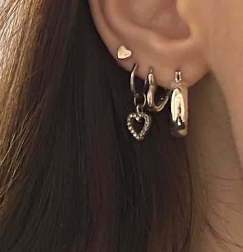 Ušný Piercing, Ear Piercings Ideas, Piercings Ideas, Cool Ear Piercings, Pretty Ear Piercings, Cute Ear Piercings, Cute Piercings, Tragus Piercing, Dope Jewelry