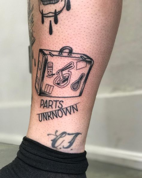 Caroline T. | Toronto Tattoo 🌙 on Instagram: “I'm a big fan of Anthony bourdain and was stoked to do a few tribute pieces over the last few weeks. Here's one from last week 💖txt…” Anthony Bourdain Aesthetic, Anthony Bourdain Tattoo Ideas, Anthony Bourdain Tattoo, Anthony Tattoo, Nat Core, Tattoo Ideas For Females, Toronto Tattoo, Bum Tattoo, Traditional Sleeve