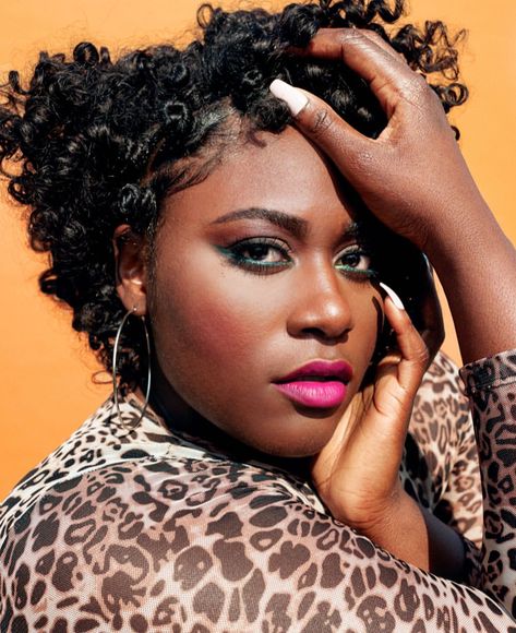 Elegant Portrait, Foto Editorial, Uzo Aduba, Super Mama, Danielle Brooks, Natural Girls, Fashion Campaign, Plus Size Fall Fashion, Bantu Knots