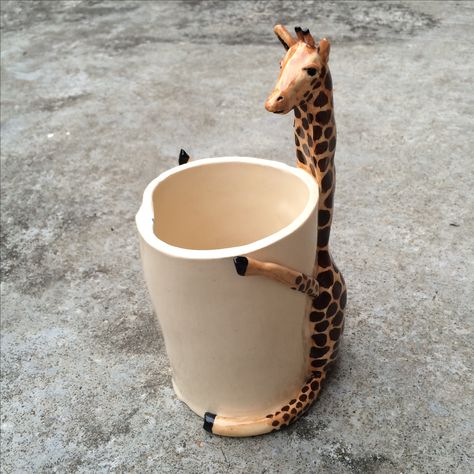 Ceramic Pencil Cup, Pottery Pencil Holder, Pencil Cup Diy, Clay Pencil Holder, Ceramic Pen Holder, Ceramic Pencil Holder, Giraffe Mug, Handmade Wall Hangings, Ceramic Crafts