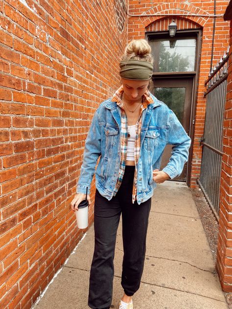 Flannel With Jean Jacket, Jean Jacket Outfits Work, Flannel And Jean Jacket Outfit, Fall Denim Jacket Outfit, How To Style Jean Jacket, Styling Jean Jacket, Long Jean Jacket Outfits, How To Style A Jean Jacket, Oversized Jean Jacket Outfit