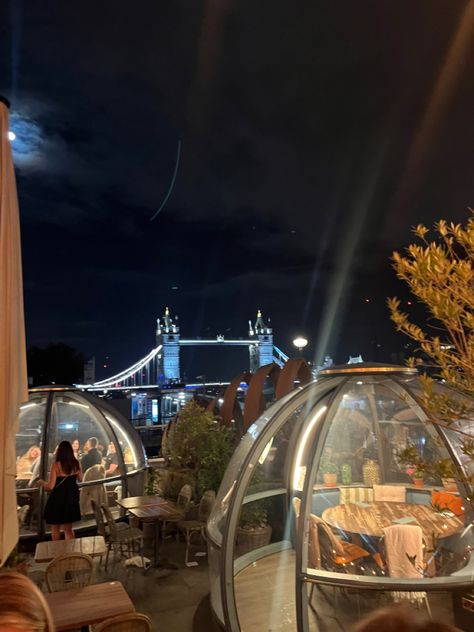 #night #city #london #towerbridge #aesthtic #restaurant #fashion #fancy #posh London Fancy Restaurant, London Restaurants Aesthetic, London City Night, London Night Out, London Dinner, London At Night, Restaurant London, Nightlife Party, Restaurant Pictures