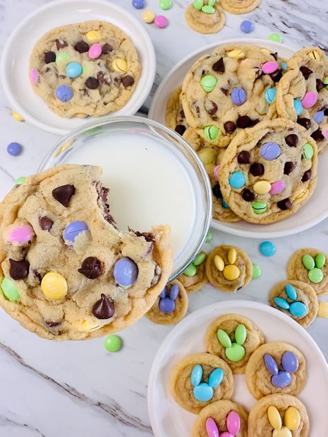 Easter M&M Cookies are made with a rich and chewy cookie base that's loaded with Chocolate Chips and Pastel Colored M&Ms making them the perfect cookies for Easter! | easter m m cookies recipe | easy easter cookie decorating ideas | easy easter cookies for kids | easy easter cookies simple | easy easter cookies decorated ideas | easy easter cookies decorated | easter bunny cookies | m&m bunny cookies | easter m m cookies Easter Cookies Simple, M M Cookies Recipe Easy, Easter Cookie Decorating Ideas, Easter Cookies Decorated Ideas, Easter Cookies For Kids, Easter Chocolate Chip Cookies, Chocolate Chip Pan Cookies, Easy Easter Cookies, Easter Cookie Recipes