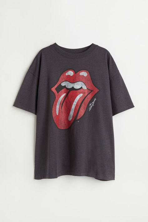 Rolling Stones Shirt, Advertising And Promotion, Oversized T Shirt, Rolling Stones, Oversized Tshirt, Fashion Company, World Of Fashion, Tshirt Print, Color Block