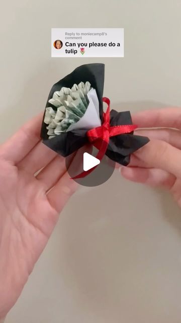 Money And Gift Card Bouquet, Mini Gift Ideas For Him, Money Gifts Wedding, Origami Out Of Money, Small Money Bouquet Graduation, Small Graduation Bouquet, Last Minute Graduation Gifts, Folded Money Gifts, How To Make Mini Bouquet