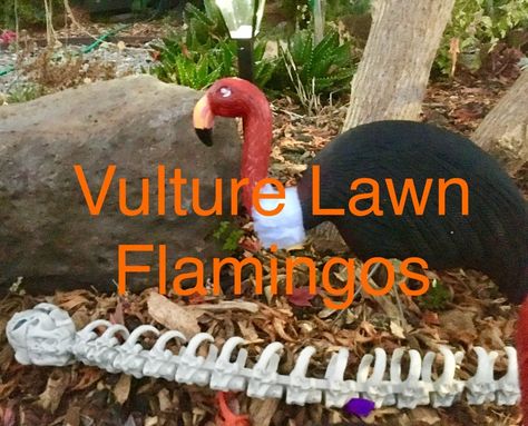 Flamingo Vultures, Lawn Flamingos, Art Experiments, Make Decorations, Red Spray Paint, Creepy Decor, Holiday Craft Ideas, Flamingo Decor, Halloween Porch Decorations