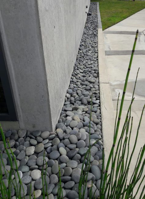 Pebble Shore Dulux, Black Rock Landscaping, Pebble Landscaping, Garden Pebbles, Mexican Beach Pebbles, Pebble Garden, Mexican Beach, Decorative Pebbles, Mexican Beaches