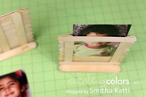 Stand Up Popsicle Photo Frames. Good idea for Tiger scouts Popsicle Stick Picture Frame, Cadre Photo Diy, Tiger Scouts, Popsicle Crafts, Scout Activities, Scouts Crafts, Diy Picture Frames, Popsicle Stick Crafts, Ann Marie