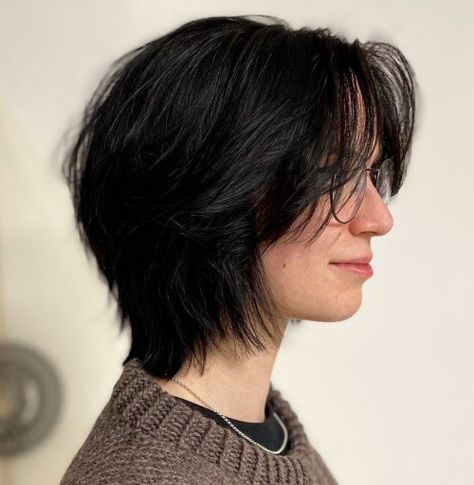 Shags With Curtain Bangs, Short Layered Hairstyles With Curtain Bangs, Soft Mullet Curtain Bangs, Short Shag Haircut With Curtain Bangs, Short Shag On Round Face, Shag Bob With Curtain Bangs, Short Shag Curtain Bangs, Short Cool Haircuts, Short Fine Haircut