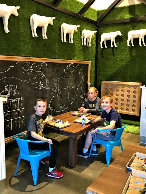 Play Area In Restaurant, Kids Corner In Cafe, Coffee Shop Kids Corner, Kids Restaurant Ideas, Kids Coffee Shop, Mendocino Farms, Kids Restaurant, Play Cafe, Kids Restaurants