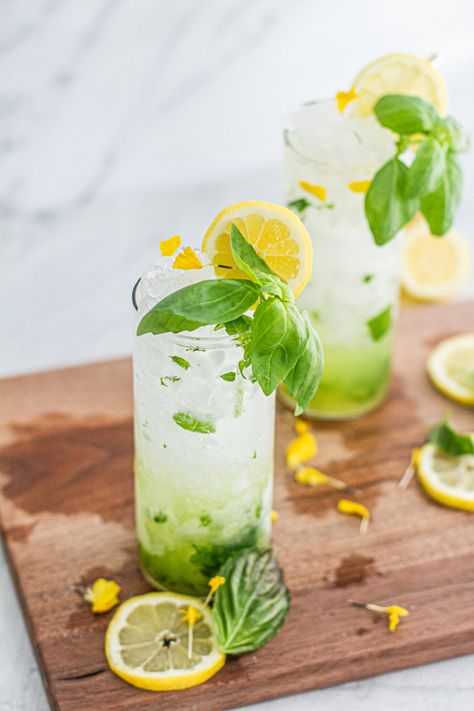 Lemon Mojito, Basil Mojito, Mojito Mix, Soba Noodle Bowl, Basil Tea, Miso Salmon, Basil Recipes, Mojito Recipe, Lemon Basil