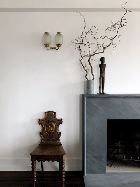 Oversized Branches Will Take Your Holiday Tablescape to New Heights Antique Interiors, Transitional Fireplace, Pacific Heights, Oak Dining Chairs, Small Space Kitchen, Diy Fireplace, Up House, Trendy Kitchen, Celebrity Houses