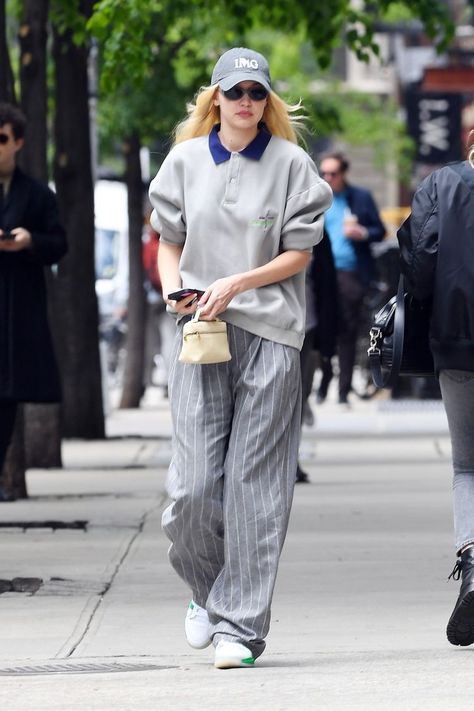 Gigi Hadid Street Style Casual, Preppy Trends, Gigi Hadid Street Style, Gigi Hadid Looks, Style List, Gigi Hadid Outfits, Gigi Hadid Style, New York Street Style, Trendy Outfits For Teens