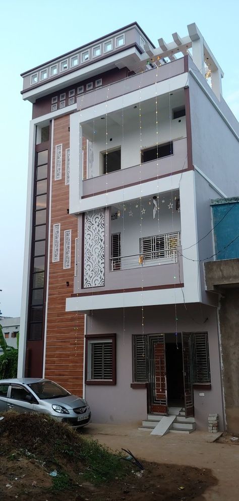 Indian Building Design, Elevation Designs For House G+1 Indian, Indian House Colors Exterior, Building Painting Ideas House Indian, Elevation Paints For House, House Paint Exterior Indian, Indian Home Elevation Design, Indian House Paint Exterior, Small House Front Design Indian