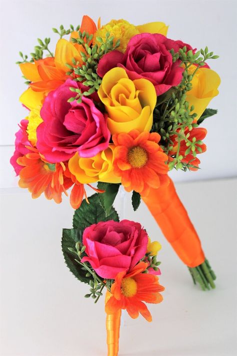 Prom Flowers Bouquet Orange Dress, Orange Prom Flowers, Homecoming Flowers Bouquet, Prom Bouquet Ideas, Hoco Bouquet, Hoco Flowers, Prom Flowers Bouquet, Homecoming Flowers, Flowers To Go