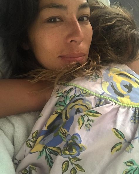 Joanna Stevens Gaines on Instagram: “I dreamed I was being attacked by a sweet smelling koala bear and then I woke up... #phew #emmielou #illtakethisalldayeveryday ❤️” Joanna Gaines Kids, Joanna Gaines Baby, Joanna Gaines Instagram, Fixer Upper Tv Show, Magnolia Farms Fixer Upper, Joanne Gaines, Fixer Upper Joanna, Gaines Fixer Upper, Chip Gaines