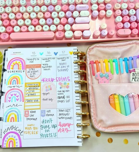 Arriana George on Instagram: "It’s smooth sailing for the rest of the week y’all because we are almost to Friday 🤩💖 #planner #planneraddict #plannercommunity #plannerbag #plannerpouch #plannergirl #thehappyplanner #iamahappyplanner #happyplanneraddict #work #workdesk #workspace #cubicledecor #cubicle" Preppy Planner Ideas, Colorful Cubicle Decor, Classic Happy Planner Layout Ideas, Happy Planner Aesthetic, Scheduling Organization, Preppy Planner, Weekly Planner Ideas, Happy Planner Ideas, Planner Monthly Layout